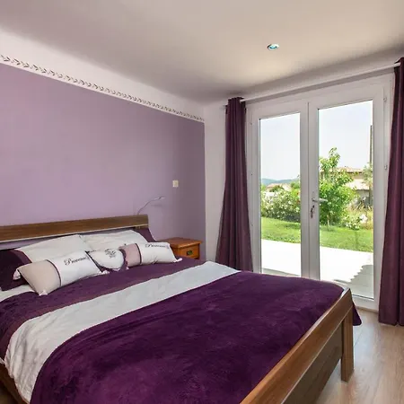 Pugetvilla Bed & Breakfast